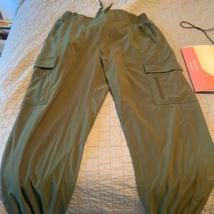 Women’s All in Motion Joggers Size Medium